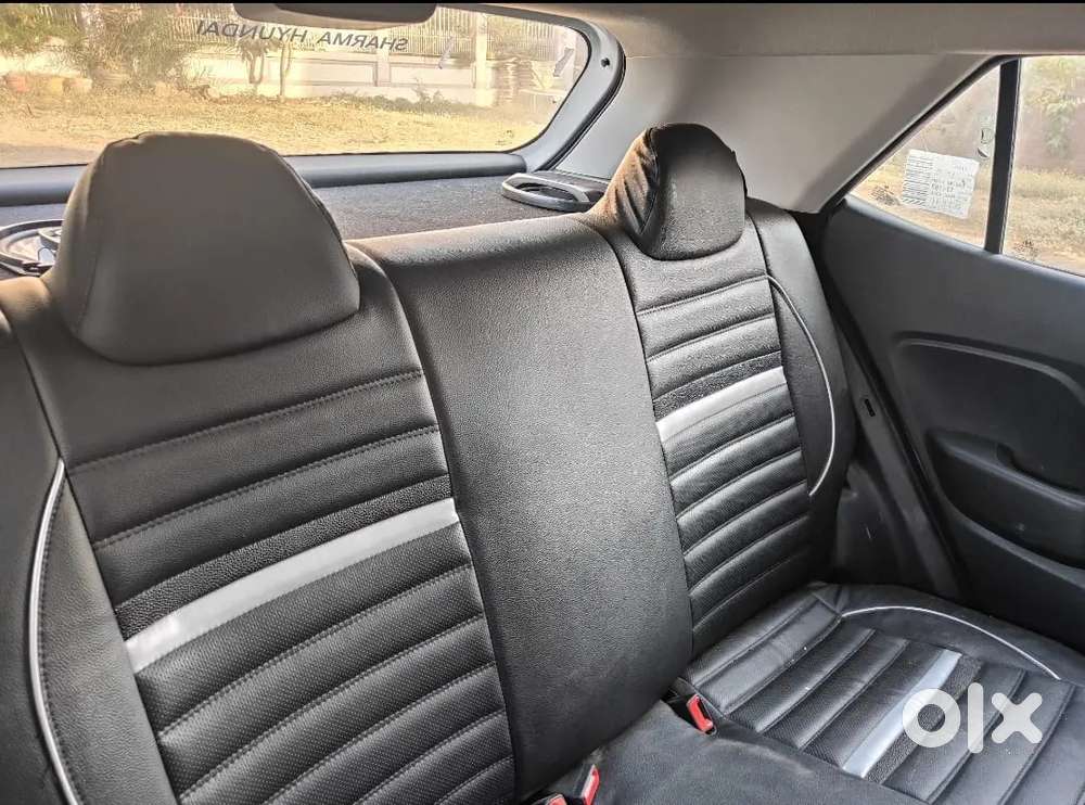 Hyundai Venue 2021 Petrol 14445 Km Driven