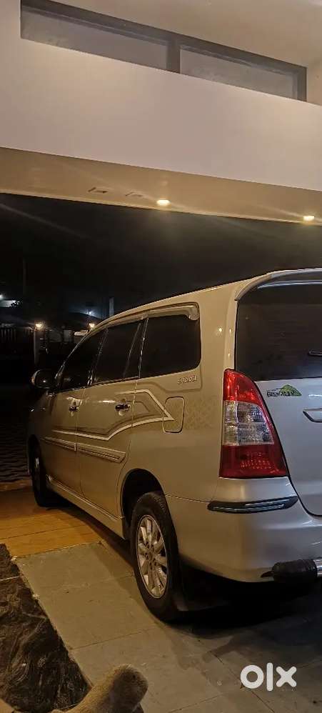 Toyota Innova 2012 Diesel 180000 Km Driven