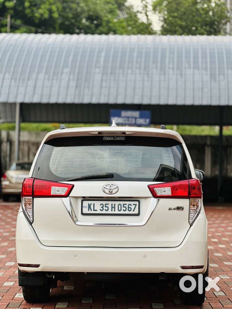 Toyota Innova Crysta 2.4 V, 2017, Diesel