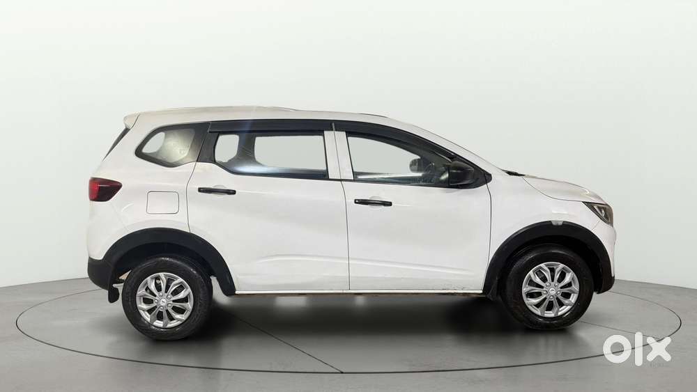 Renault Triber 1.0 Rxe, 2022, Petrol