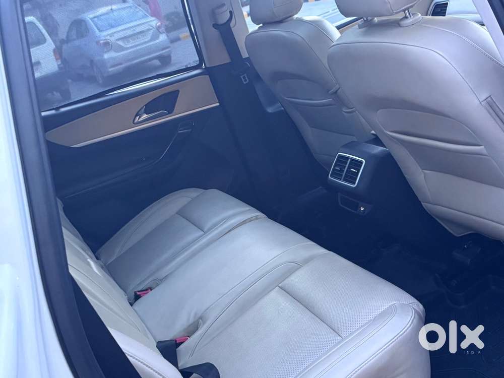 Mahindra Xuv700 Ax7 Luxury Automatic Petrol 2022