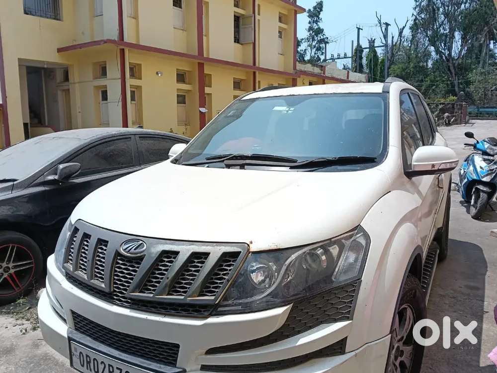 I'm  Selling Xuv 500 Looking Good Condition Recently Serviced Done