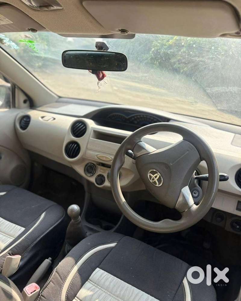 Toyota Etios Liva 2015 Petrol Well Maintained