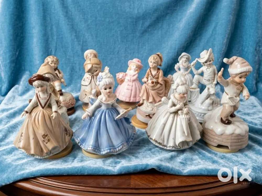 Vintage foreign made porcelain music dolls set - Other Hobbies in