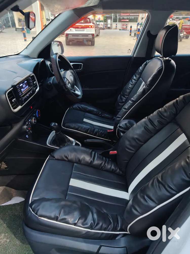 Hyundai Venue S Petrol Manual 2020