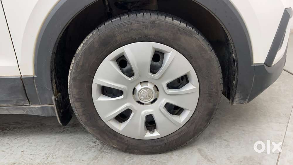 Skoda Kushaq Active 1.0 Tsi Mt, 2022, Petrol