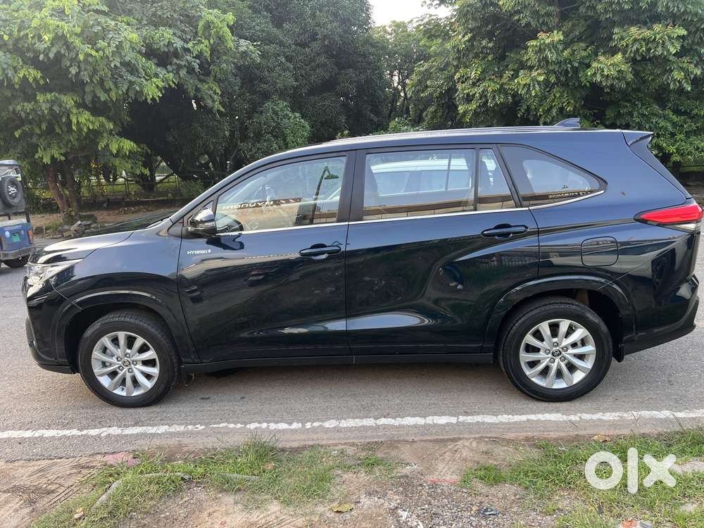 Toyota Innova Hycross 2.0 Vx Hybrid 7 Str, 2024, Cng & Hybrids