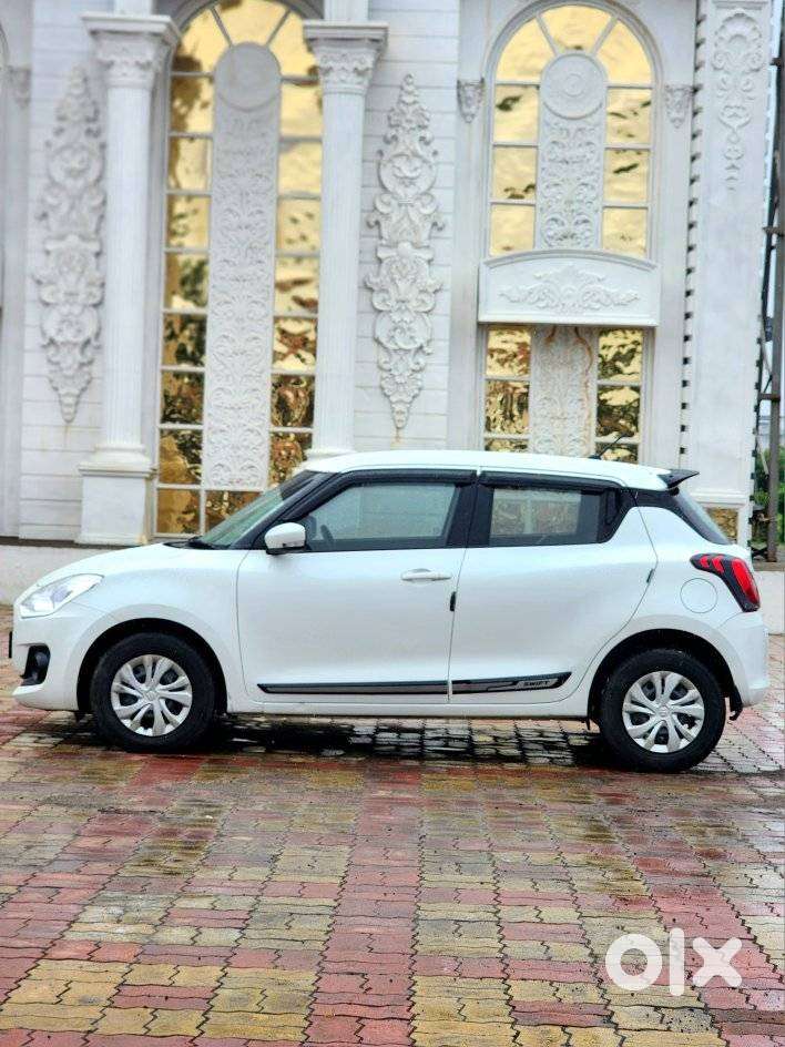 Maruti Suzuki Swift Amt Vxi, 2020, Petrol