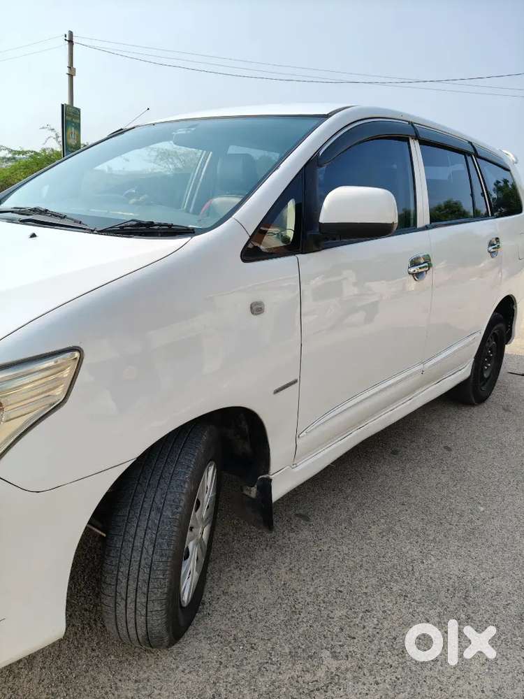 Toyota Innova Car