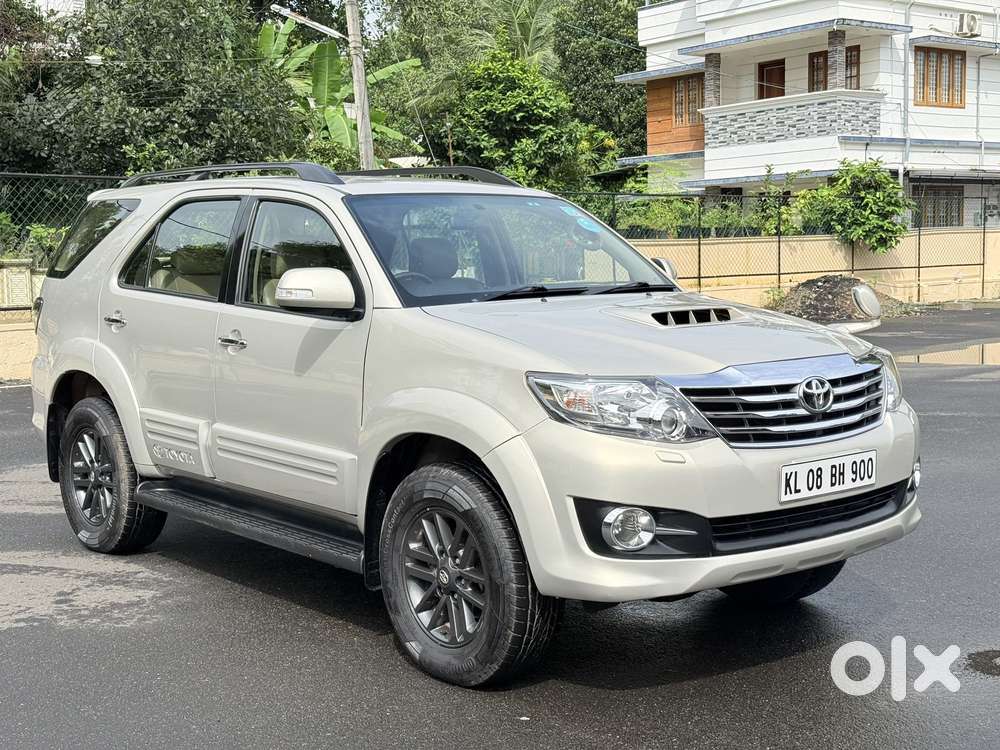 Toyota Fortuner 4x2 Manual, 2015, Diesel