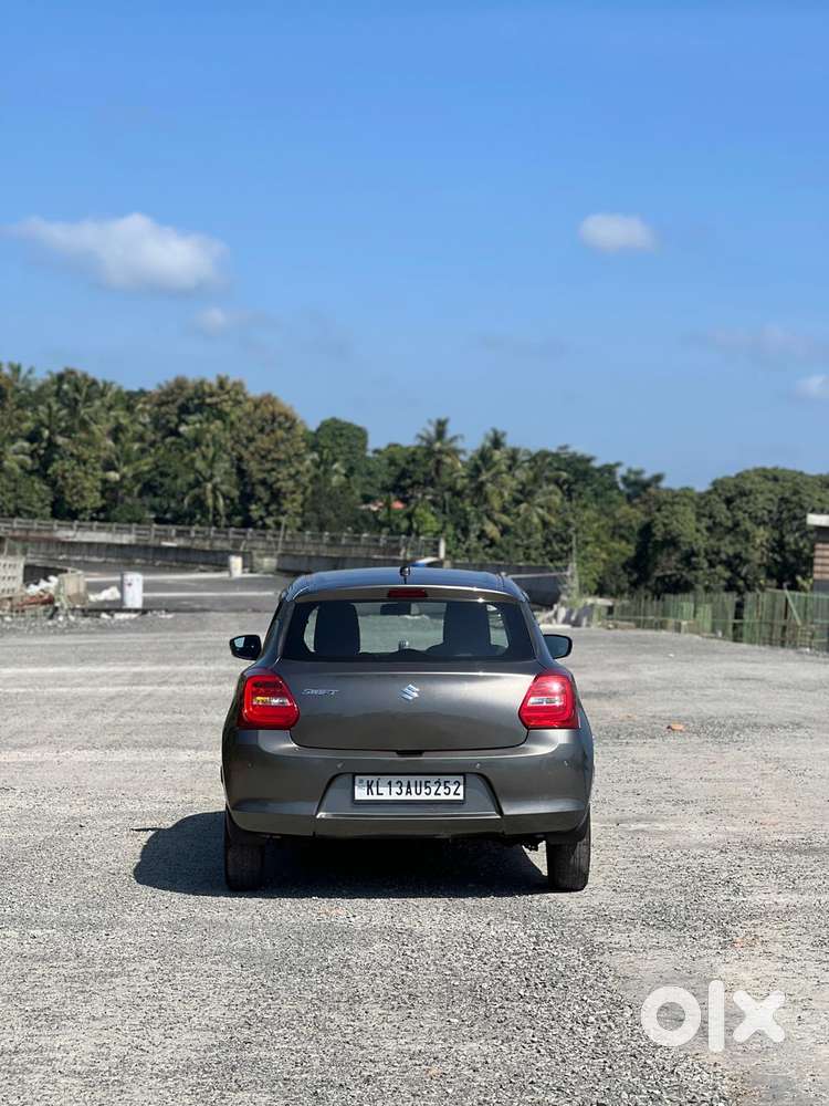 Maruti Suzuki Swift Vxi + Manual, 2022, Petrol