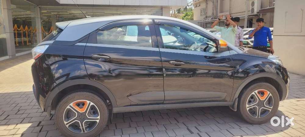 Tata Nexon Kraz Plus Amt, 2020, Petrol