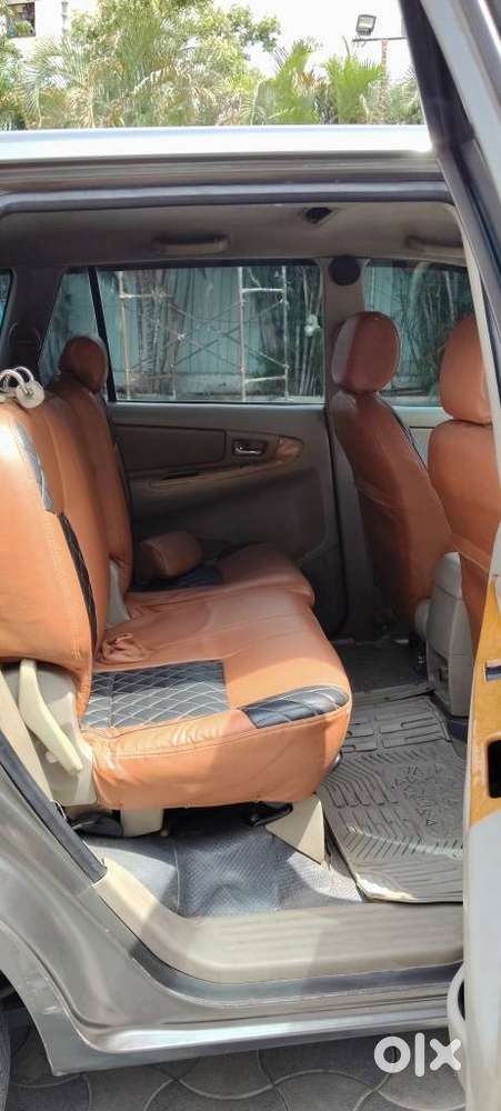 Toyota Innova 2.5 V Diesel 8-seater, 2009, Diesel