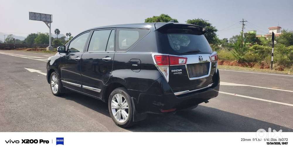 Toyota Innova Crysta 2.8z Automatic, 2018, Diesel
