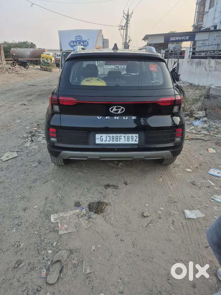 Hyundai Venue 2023 Petrol Well Maintained