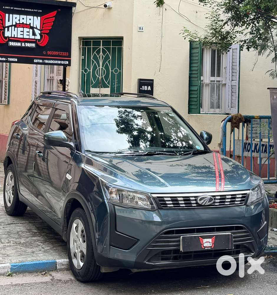 Mahindra Xuv300 1.2 W6 Amt Petrol, 2023, Petrol