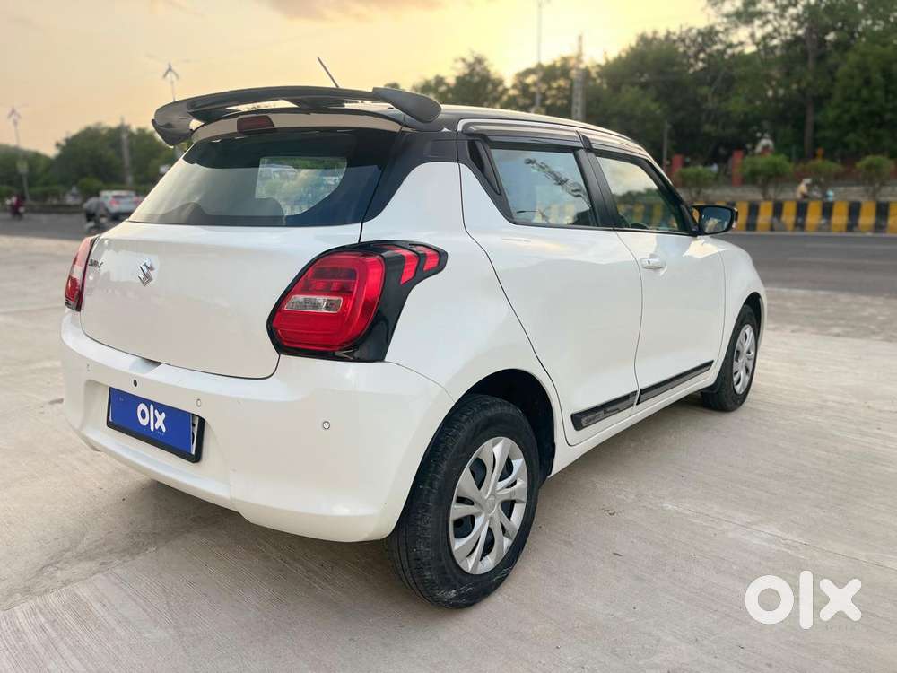 Maruti Suzuki Swift Vxi + Manual, 2023, Petrol