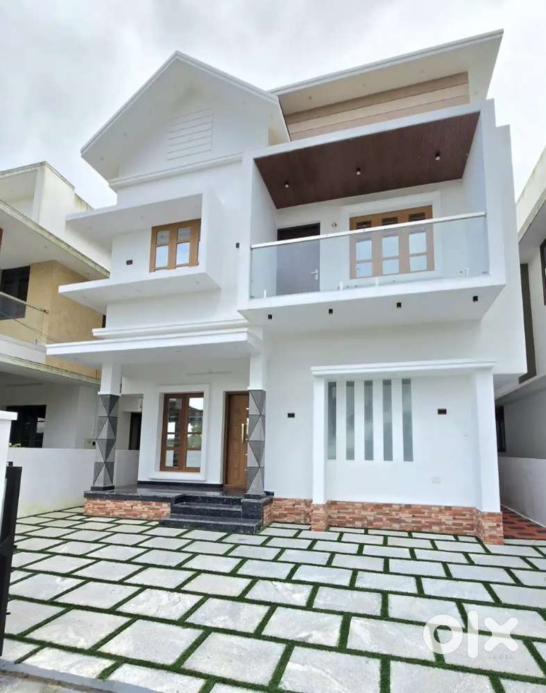 NEWLY 3BED ROOMS INDEPENDENT HOUSE FOR SALE IN PUKKATTUPADY  JUNCTION