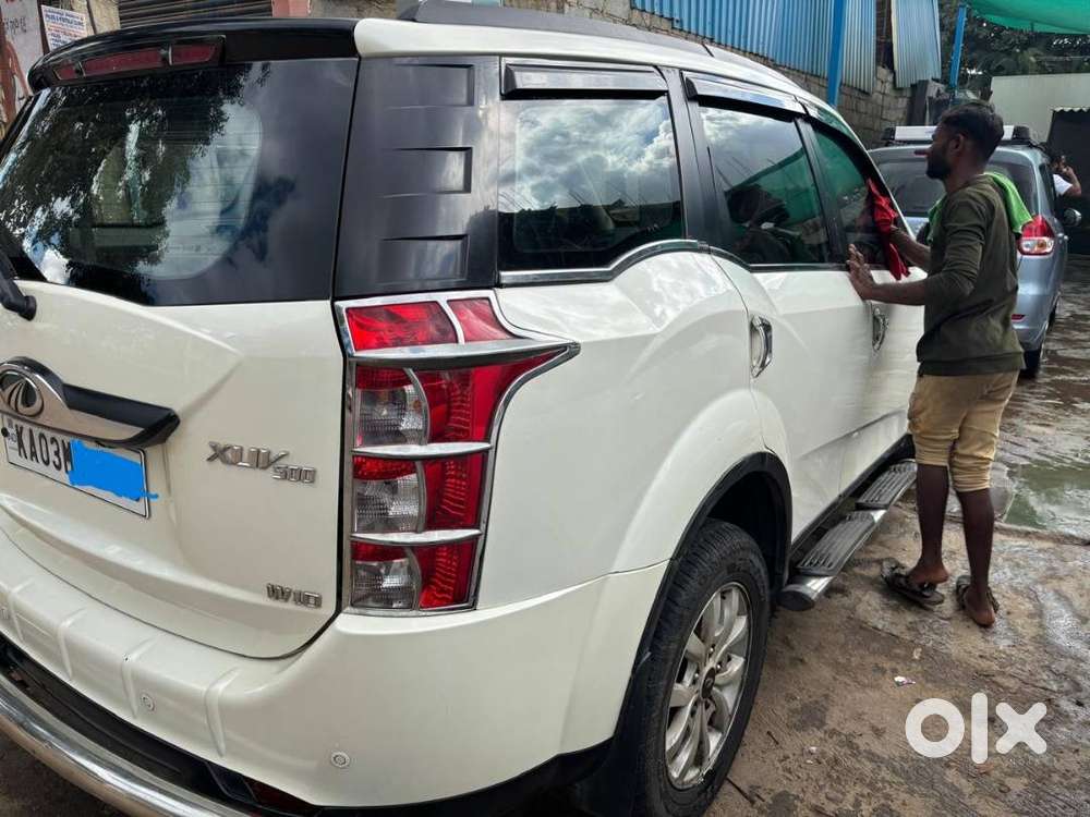Mahindra Xuv500 (2015)