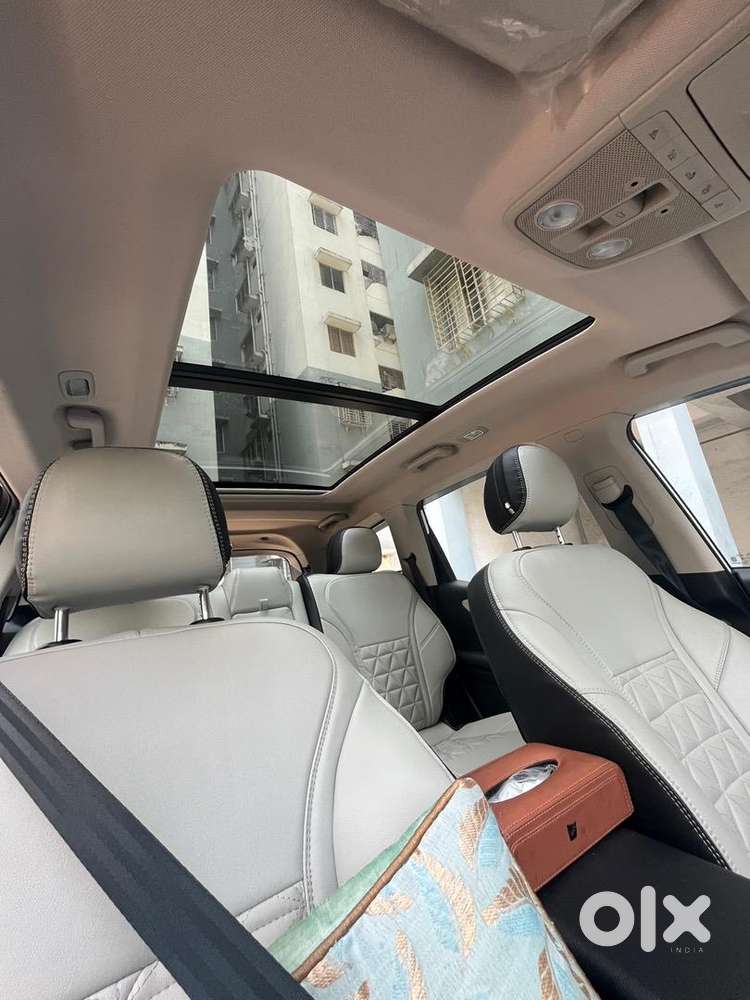 Mahindra Xuv700 2023 Diesel Well Maintained