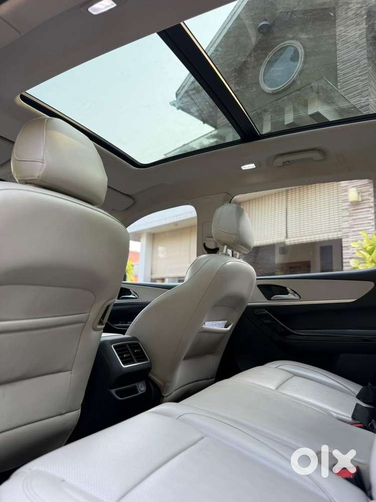 Mahindra Xuv700 2022 Diesel Well Maintained