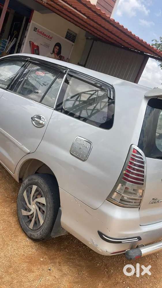 Toyota Innova 2011 Diesel Manual 247000 Km