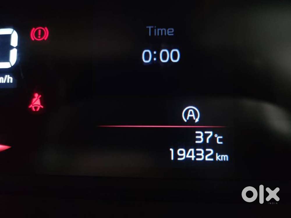 Kia Carens, 2024, Petrol