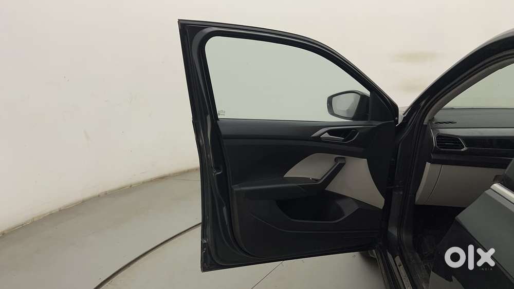 Volkswagen Taigun Topline 1.0 Tsi At (electric Seats), 2022, Petrol