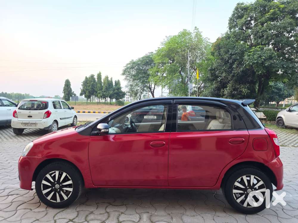 Toyota Etios Liva V Limited, 2019, Petrol
