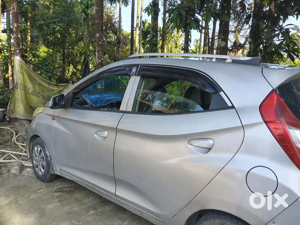 Hyundai Eon Sportz 2012 Model Price Of