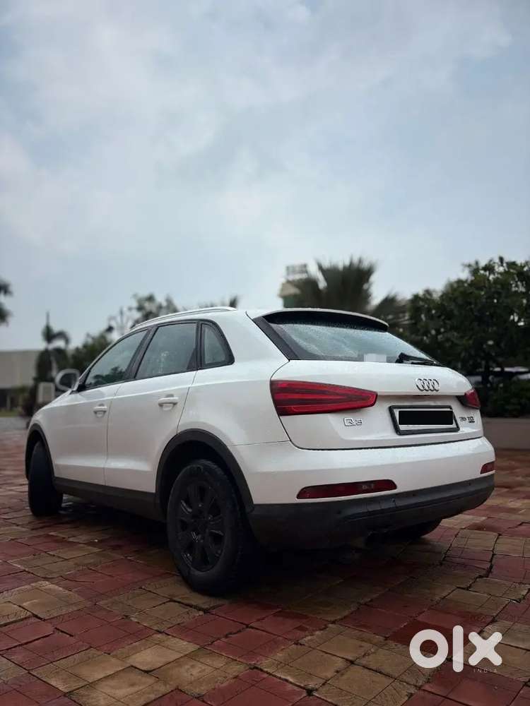 Premium & Catchy Luxury Audi Q3 Diesel Suv With  Panaromic Sunroof