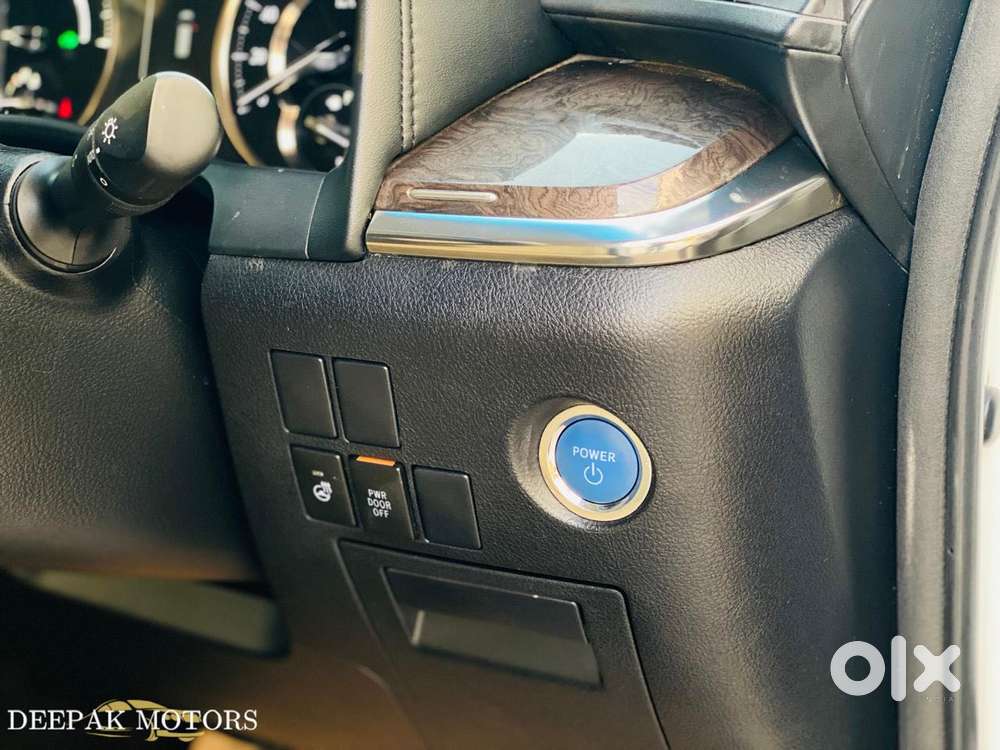 Toyota Vellfire Vip – Executive Lounge, 2021, Petrol