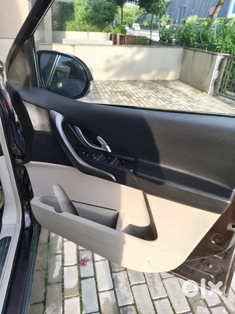 Mahindra Xuv500 Diesel 2017 W6