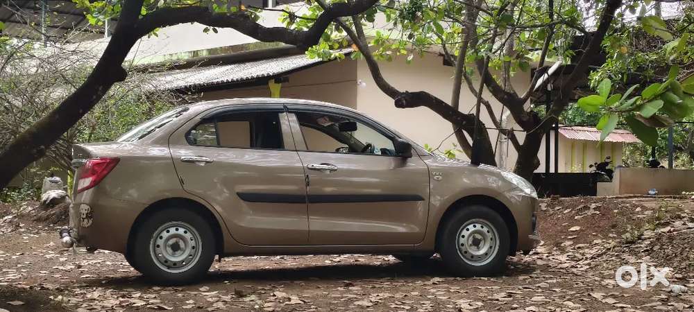 Maruti Suzuki Dzire. 18/19 Model .. Showroom Maitance