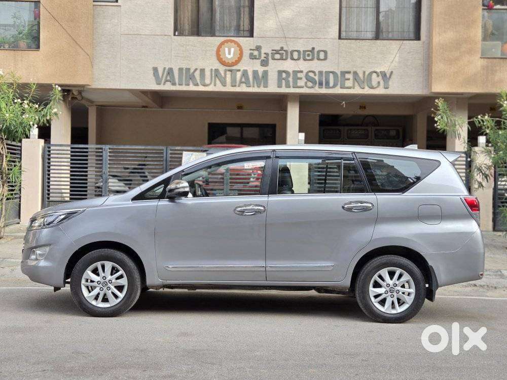Toyota Innova Crysta 2.4 V, 2016, Diesel