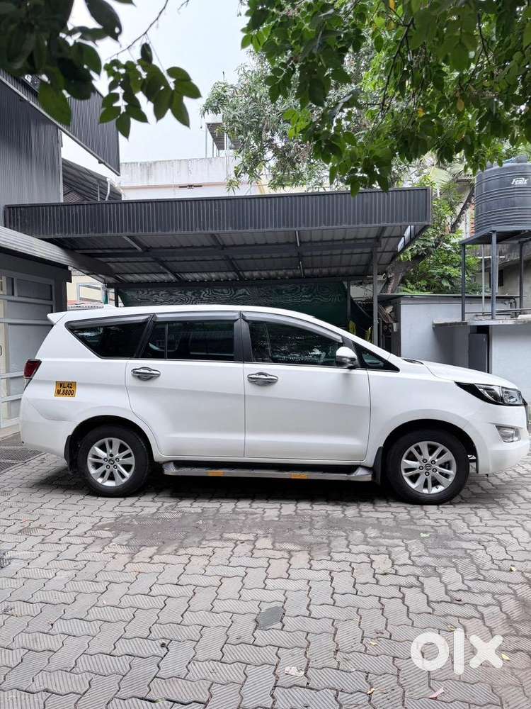 Toyota Innova Crysta 2016 Diesel 212000 Km Driven