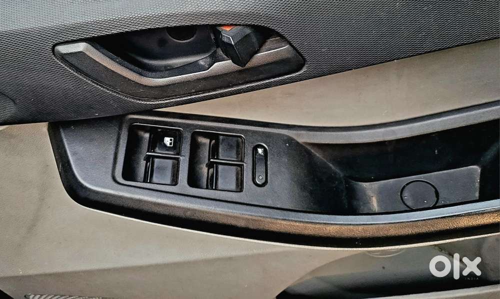 Tata Tiago 1.2 Revotron Xm Cng, 2023, Petrol