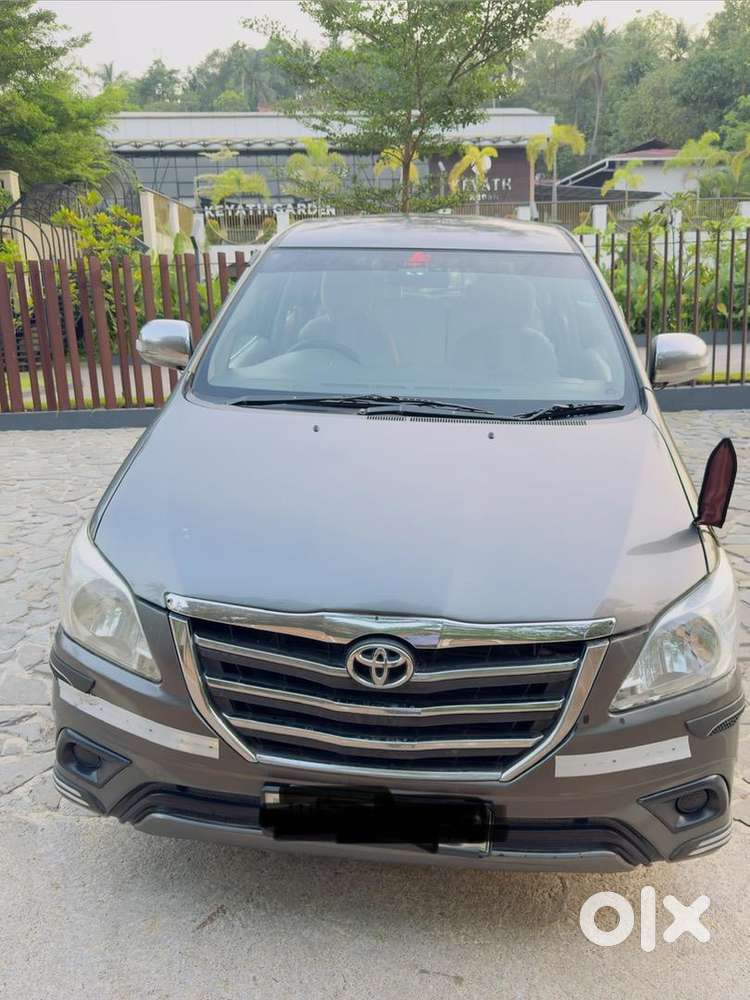 Car Rent Innova 2012v