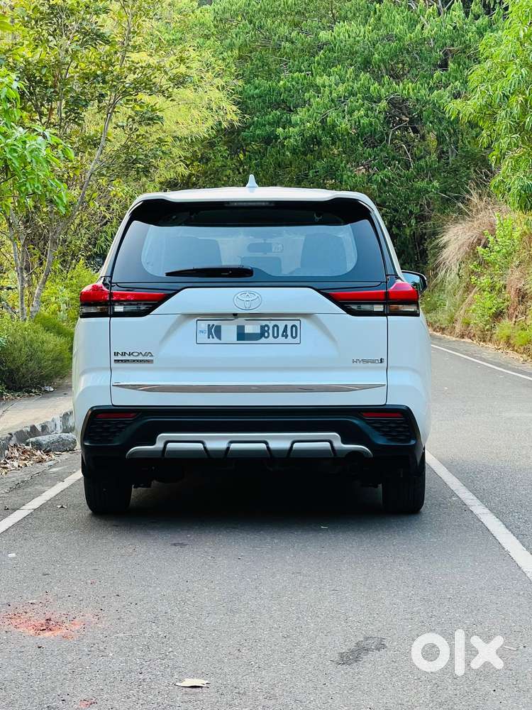 Toyota Innova Hycross 2.0 Gx 8 Str, 2023, Petrol