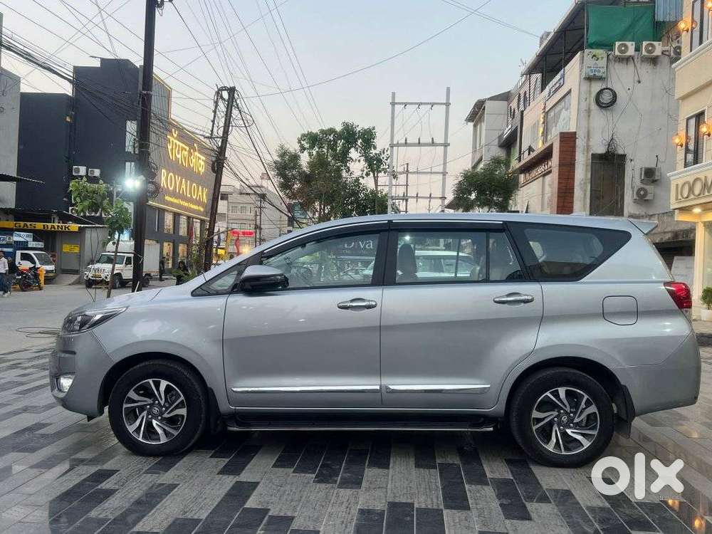 Toyota Innova Crysta 2.4 G Plus Mt 7 Str, 2025, Diesel