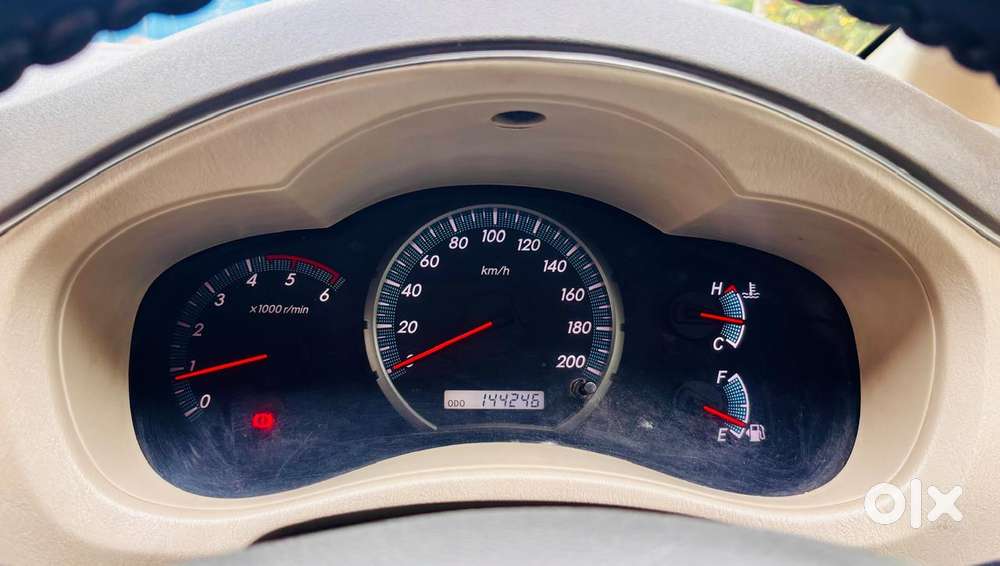 Toyota Innova 2.5 Ev Diesel Ms 8 Str Bsiii, 2012, Diesel