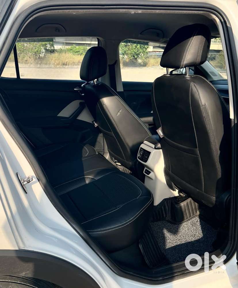 Volkswagen Taigun 1.0 Tsi Highline At, 2022, Petrol
