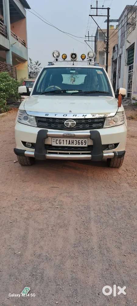 Tata Safari Storme 2016