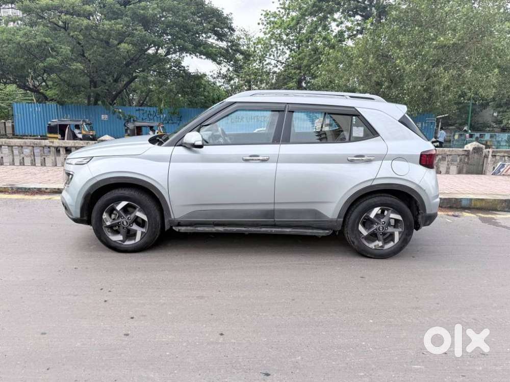 Hyundai Venue Sx+ At, 2022, Petrol