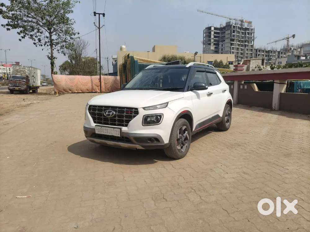 Hyundai Venue 2020 Petrol 53653 Km Driven