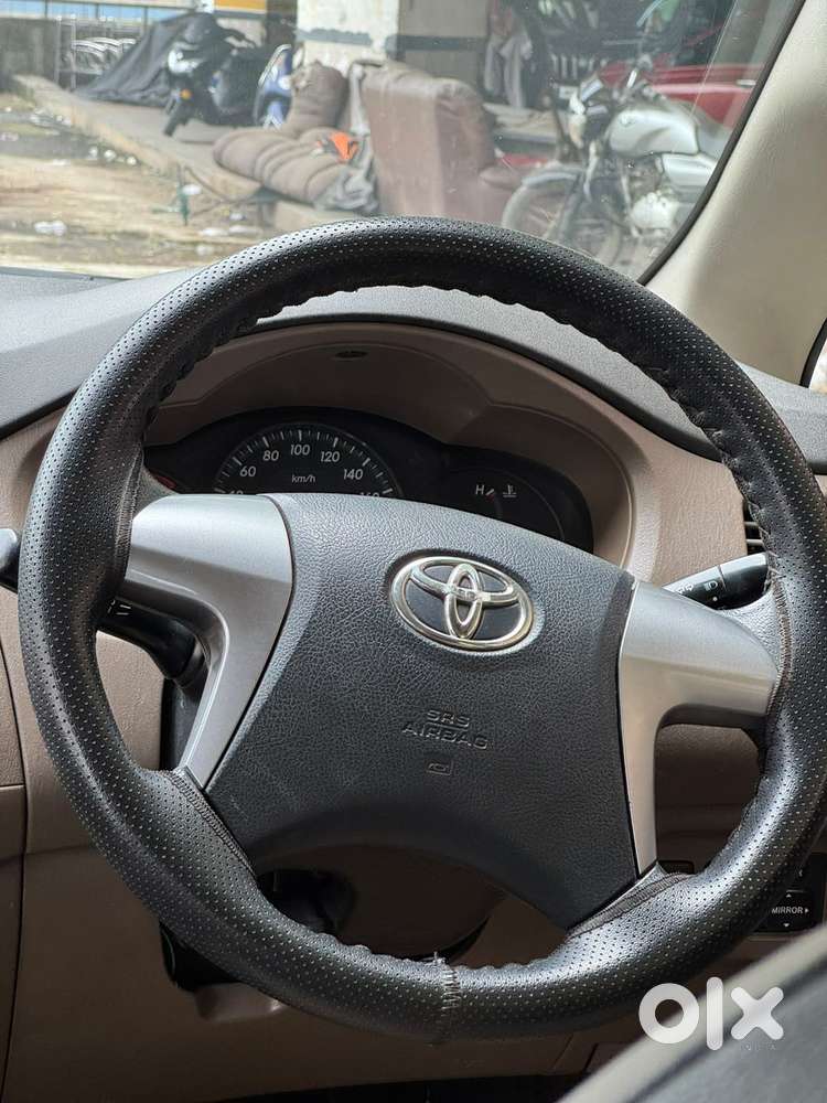 Toyota Innova 2.5 Gx (diesel) 8 Seater Bs Iv, 2016, Diesel
