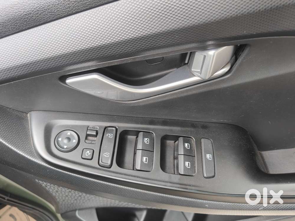 Hyundai Creta Sx Petrol Mt, 2023, Petrol