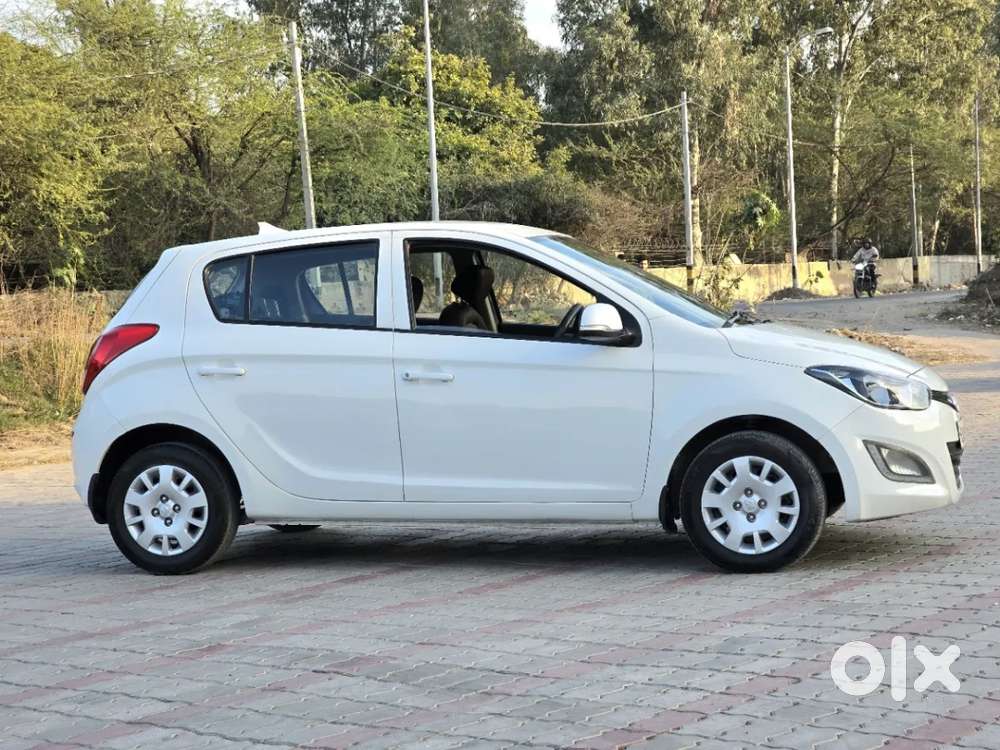 Hyundai I20 Sportz At 1.4, 2013, Diesel
