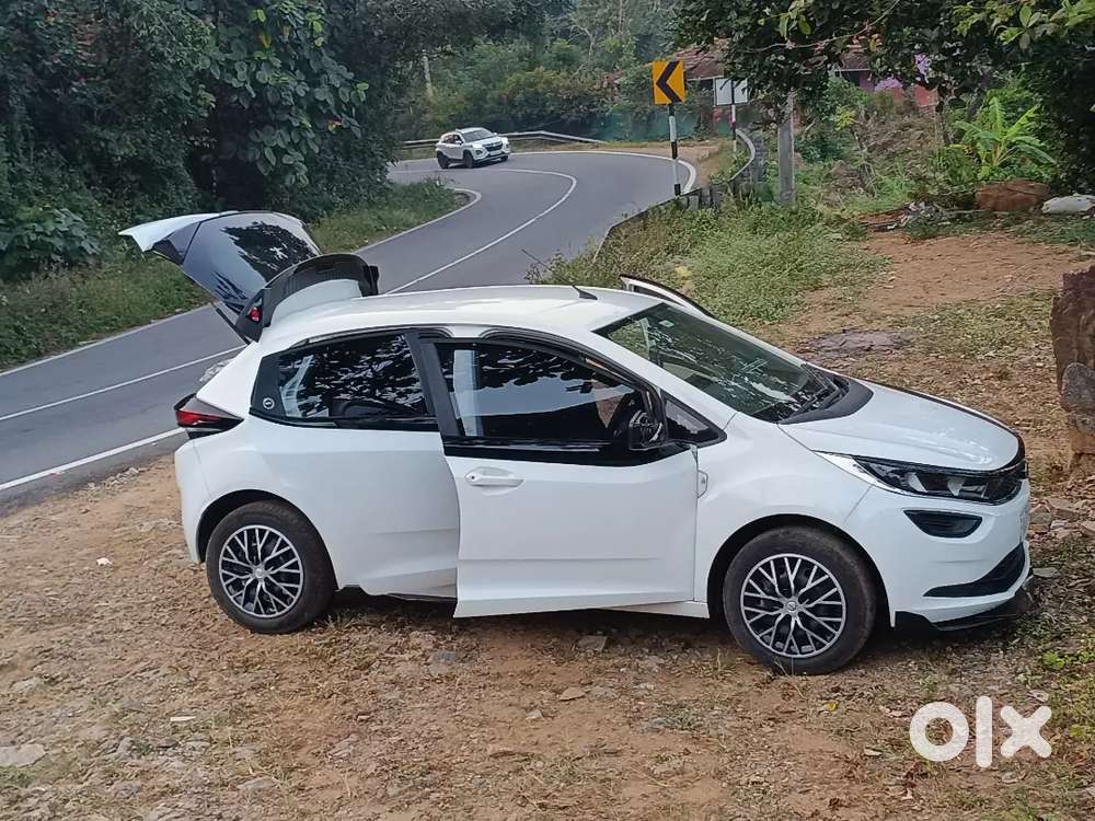 Tata Altroz 2024 Petrol Well Maintained