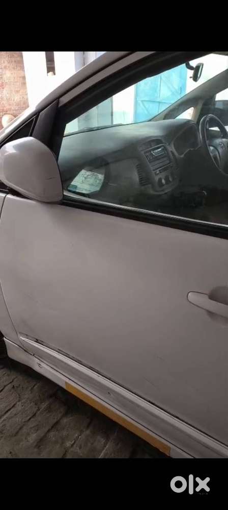 Innova 7 Seater 2012 Model